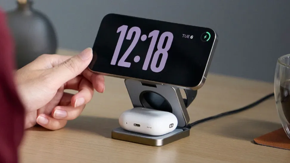 Un dock. Tres puntos de carga.